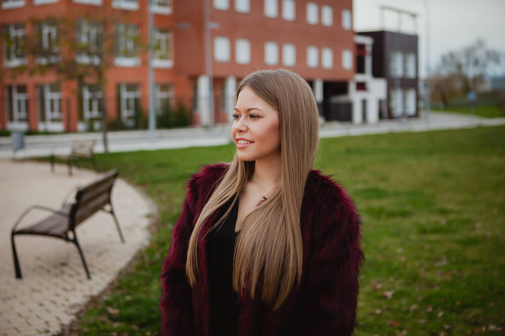 Woman with straight hair - Hair dryer styles