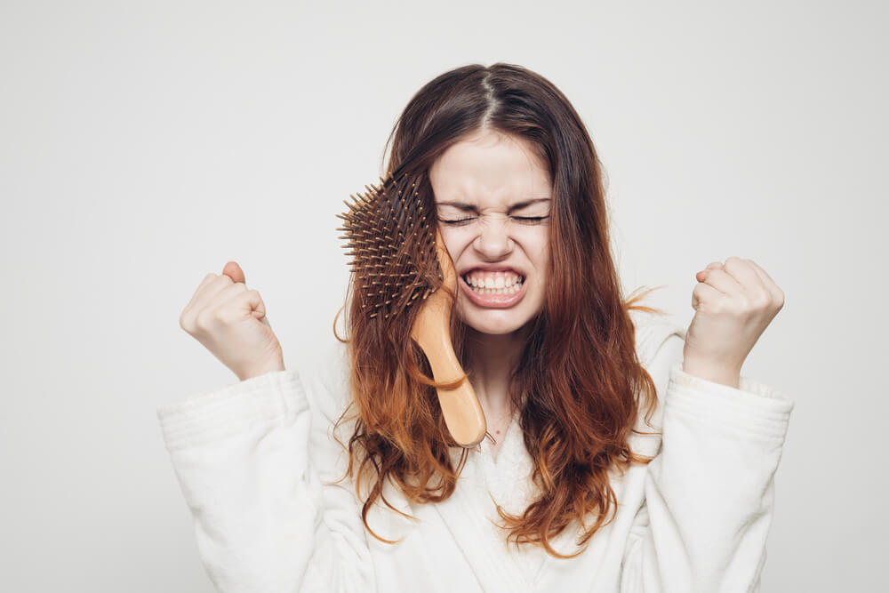 How to Deal with Hair Tangles - HerStyler